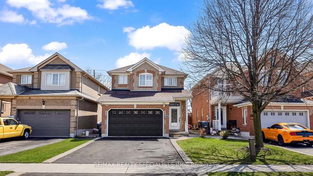 108 Twin Pines Cres, House detached with 3 bedrooms, 4 bathrooms and 6 parking in Brampton ON | Image 1
