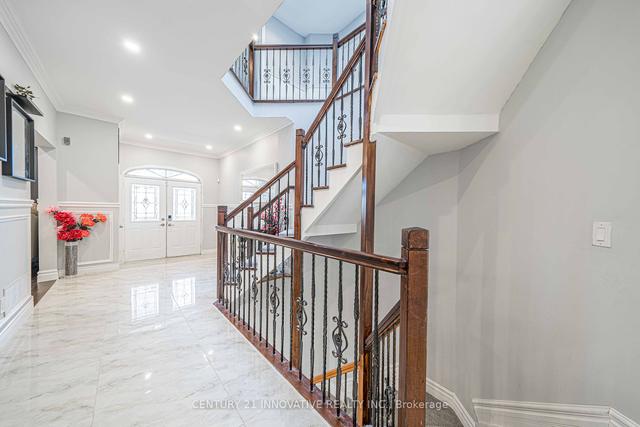 24 Cedarview Dr, House detached with 6 bedrooms, 9 bathrooms and 8 parking in Toronto ON | Image 3