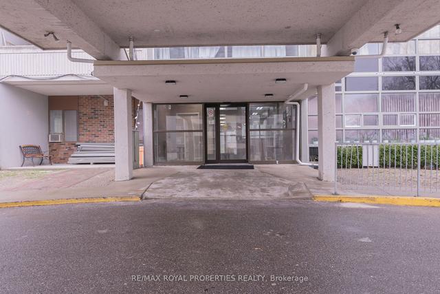 1407 - 3380 Eglinton Ave E, Condo with 3 bedrooms, 2 bathrooms and 1 parking in Toronto ON | Image 32