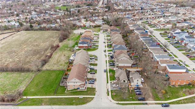 137 Kemp Crescent, House detached with 4 bedrooms, 2 bathrooms and 3 parking in Guelph ON | Image 23