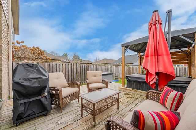 42 Atto Dr, House detached with 3 bedrooms, 3 bathrooms and 3 parking in Guelph ON | Image 28