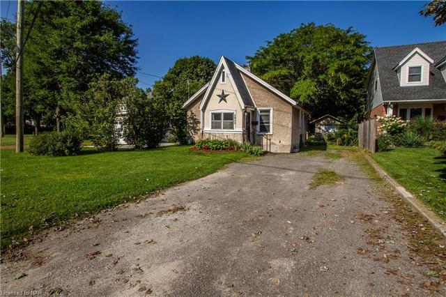 2955 Portage Road, House detached with 2 bedrooms, 1 bathrooms and 6 parking in Niagara Falls ON | Image 17