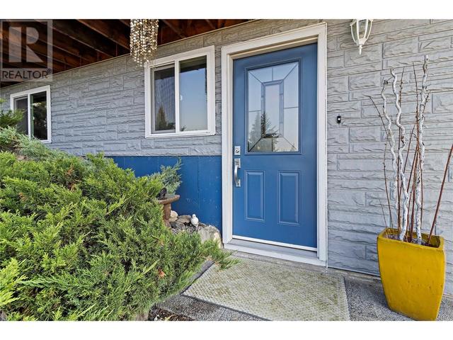 3420 1st Avenue Ne, House detached with 2 bedrooms, 2 bathrooms and 1 parking in Salmon Arm BC | Image 9