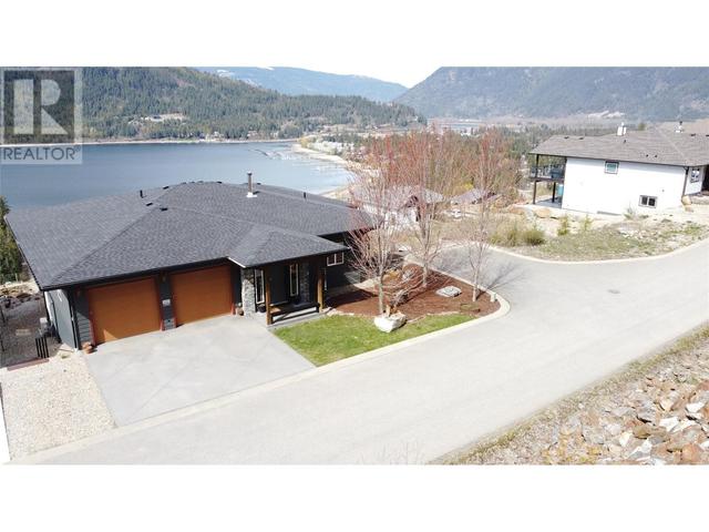 218 Sunset Drive, House detached with 3 bedrooms, 3 bathrooms and 5 parking in Sicamous BC | Image 5