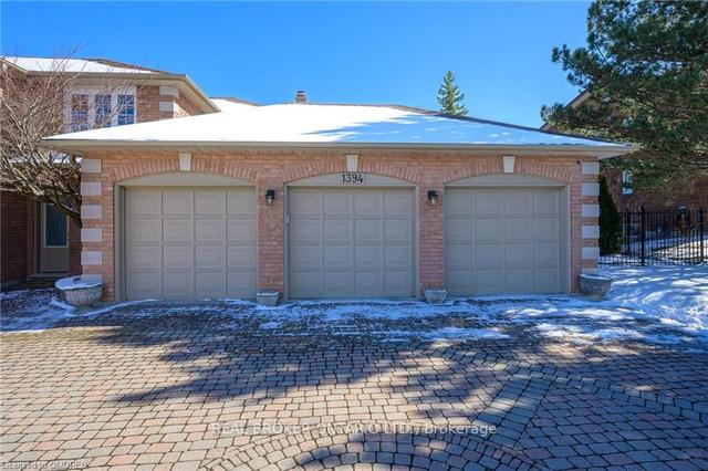 1394 Hazelton Blvd, House detached with 4 bedrooms, 5 bathrooms and 11 parking in Burlington ON | Image 34