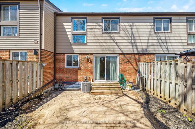 20 - 250 Satok Cres, Townhouse with 4 bedrooms, 3 bathrooms and 2 parking in Milton ON | Image 24