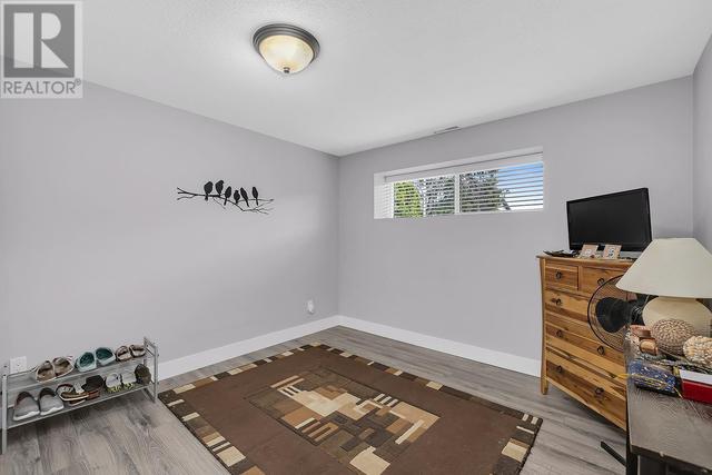 4330 San Michelle Court, House detached with 4 bedrooms, 2 bathrooms and 2 parking in Kelowna BC | Image 36