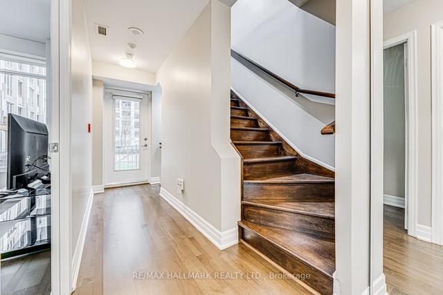 14 Grand Magazine St, Townhouse with 3 bedrooms, 3 bathrooms and 2 parking in Toronto ON | Image 6
