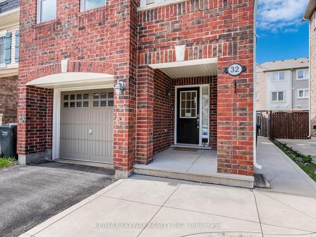 32 Lathbury St, House attached with 3 bedrooms, 3 bathrooms and 2 parking in Brampton ON | Image 12