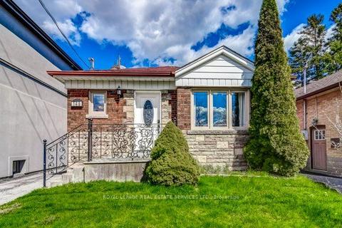 149 Royal York Rd, House detached with 2 bedrooms, 2 bathrooms and 5 parking in Toronto ON | Card Image