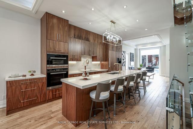 559 Millwood Rd, House detached with 4 bedrooms, 4 bathrooms and 1 parking in Toronto ON | Image 8