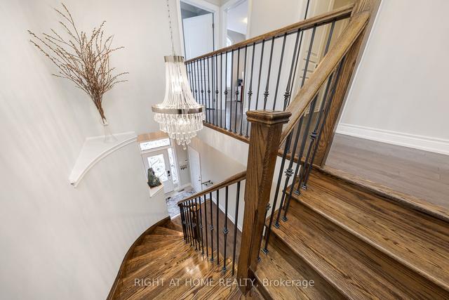 31 Goldthread Terr, House semidetached with 4 bedrooms, 4 bathrooms and 3 parking in Toronto ON | Image 9