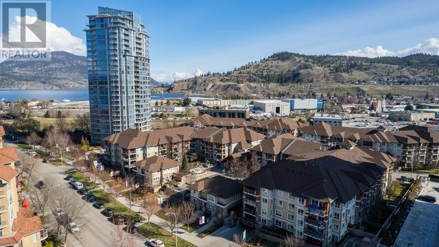 209 - 1093 Sunset Drive, Condo with 2 bedrooms, 2 bathrooms and 1 parking in Kelowna BC | Image 1