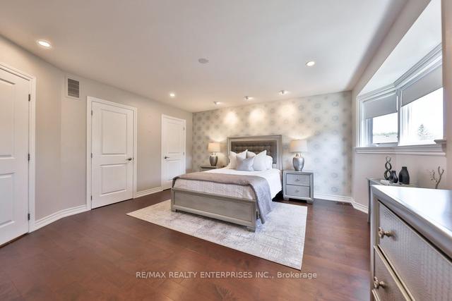 1127 Queen St W, House detached with 4 bedrooms, 4 bathrooms and 6 parking in Mississauga ON | Image 11