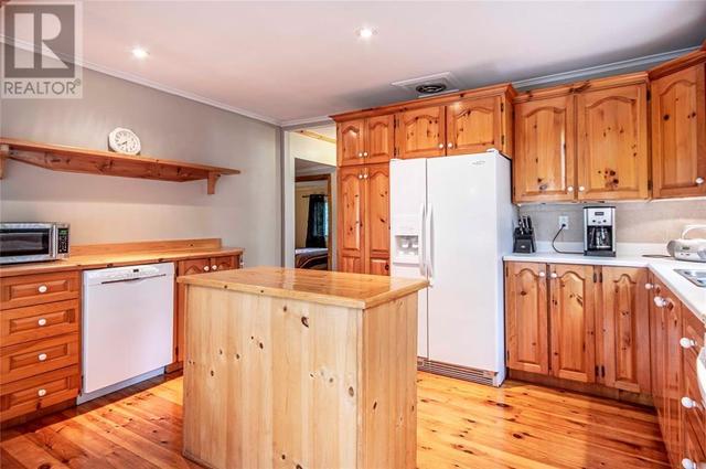 271 Three Island Pond Road, House detached with 2 bedrooms, 1 bathrooms and null parking in Paradise NL | Image 9