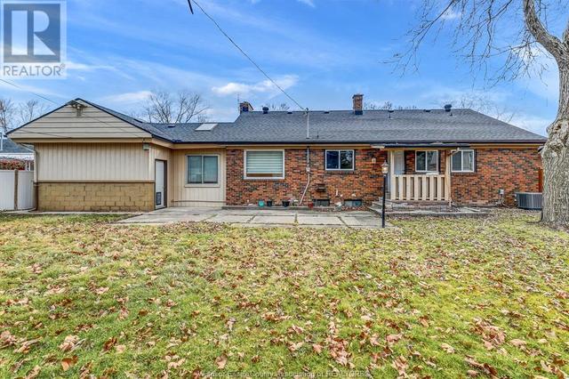 3535 Dougall Avenue, House detached with 3 bedrooms, 1 bathrooms and null parking in Windsor ON | Image 28