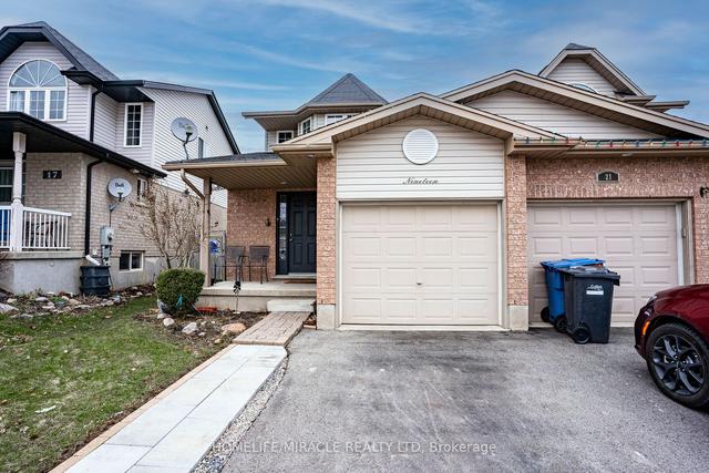 19 Henry Crt, House semidetached with 3 bedrooms, 3 bathrooms and 3 parking in Guelph ON | Image 1
