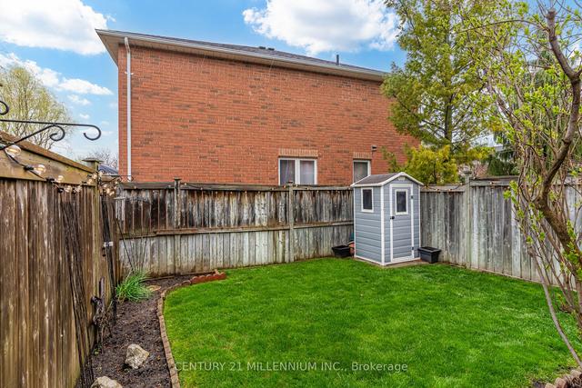 20 Todmorden Dr, House attached with 3 bedrooms, 3 bathrooms and 4 parking in Brampton ON | Image 21