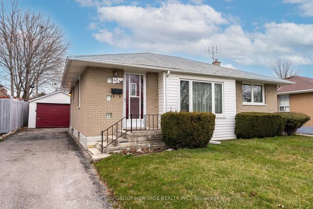 42 Rideout St, House detached with 3 bedrooms, 1 bathrooms and 4 parking in Ajax ON | Image 1