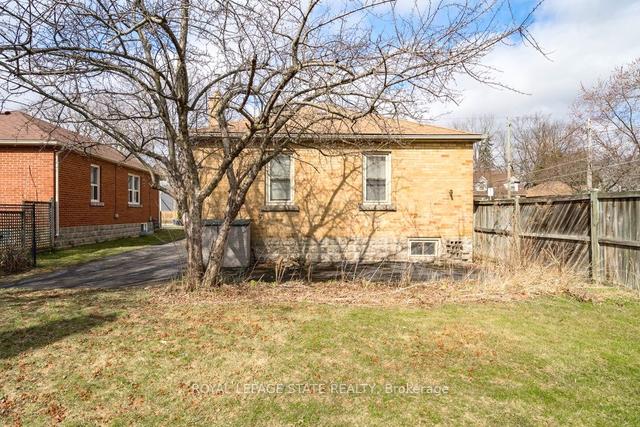 269 Bowman St, House detached with 2 bedrooms, 2 bathrooms and 3 parking in Hamilton ON | Image 14