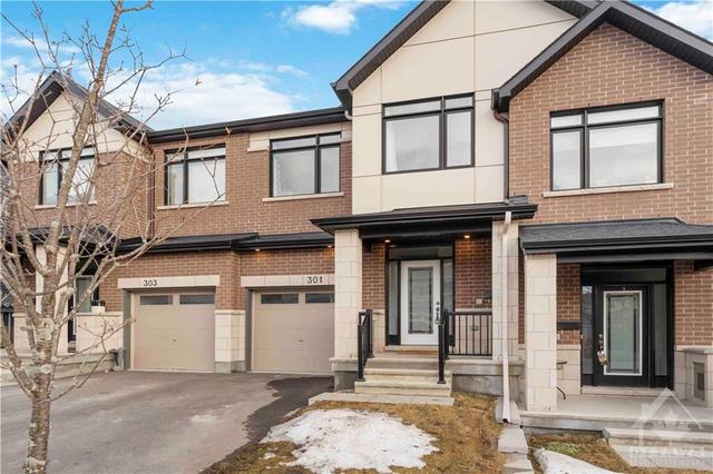 301 Broadridge Crescent, Townhouse with 3 bedrooms, 3 bathrooms and 3 parking in Ottawa ON | Image 1