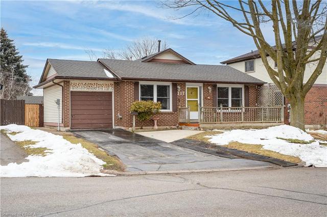 117 Cindy Avenue, House detached with 4 bedrooms, 2 bathrooms and 4 parking in Cambridge ON | Image 1