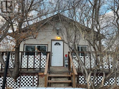 197 5 Street, House detached with 1 bedrooms, 1 bathrooms and 1 parking in Drumheller AB | Card Image