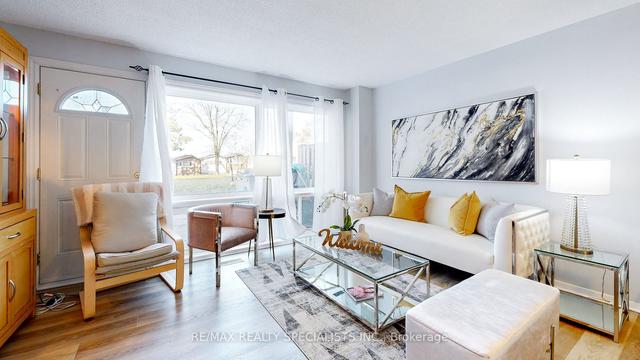 3 - 19 Derrydown Rd, Townhouse with 2 bedrooms, 3 bathrooms and 1 parking in Toronto ON | Image 9