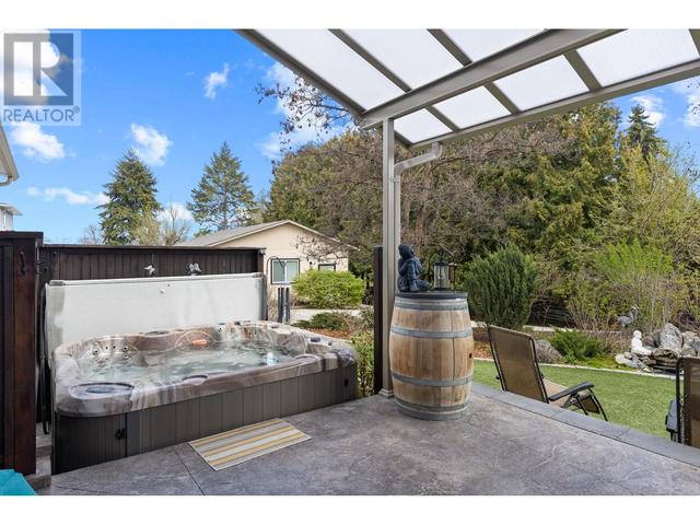 2401 Crestview Road, House detached with 5 bedrooms, 4 bathrooms and 5 parking in West Kelowna BC | Image 22