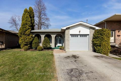 715 Coulson Ave, Milton, ON, L9T4J3 | Card Image