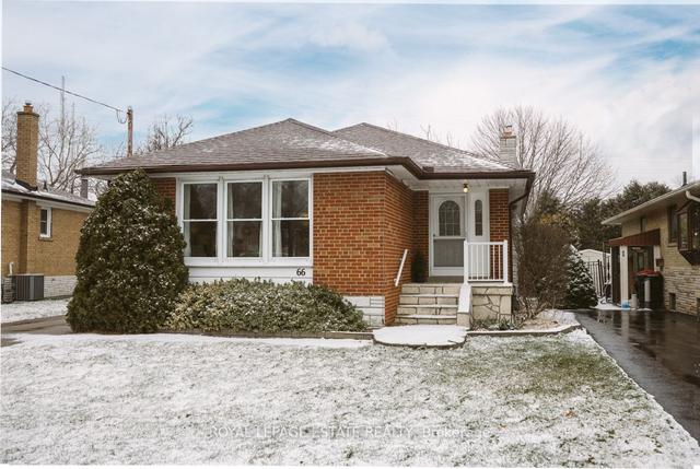 66 Wantanopa Cres, House detached with 3 bedrooms, 1 bathrooms and 3 parking in Toronto ON | Image 12