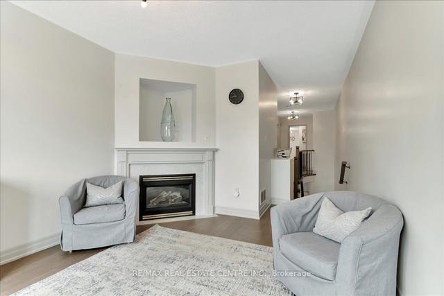 562 Summer Park Cres, House semidetached with 3 bedrooms, 4 bathrooms and 6 parking in Mississauga ON | Image 10