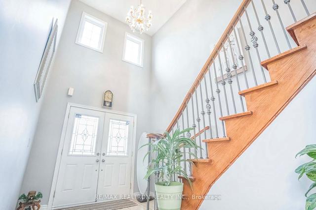 8 Alfonso Cres, House detached with 4 bedrooms, 4 bathrooms and 6 parking in Brampton ON | Image 37