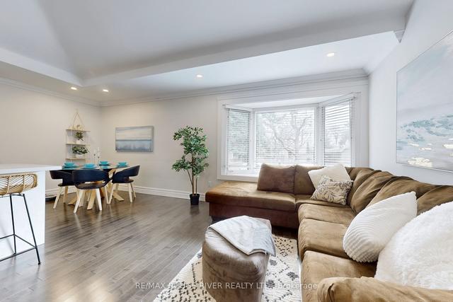 28 Nuffield Dr, House detached with 3 bedrooms, 3 bathrooms and 7 parking in Toronto ON | Image 34