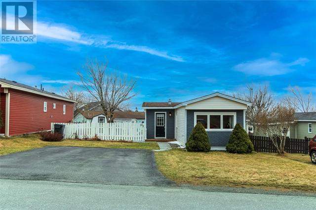 32 Pinegrove Drive, House detached with 2 bedrooms, 1 bathrooms and null parking in Paradise NL | Image 25