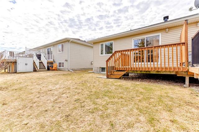 837 Eighth Street, Townhouse with 2 bedrooms, 1 bathrooms and 3 parking in Renfrew ON | Image 11