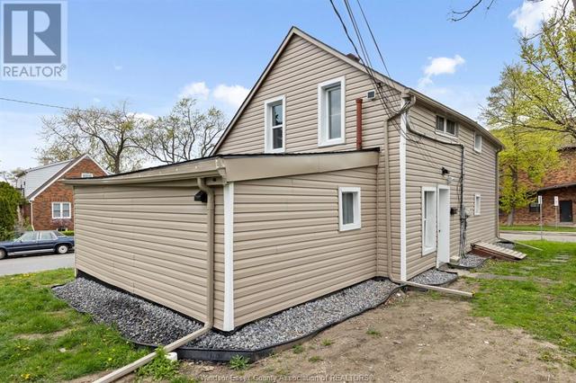 1003 Tuscarora, House other with 0 bedrooms, 0 bathrooms and null parking in Windsor ON | Image 24