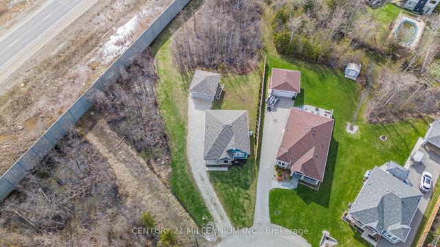 74 Robert St S, House detached with 2 bedrooms, 2 bathrooms and 10 parking in Wasaga Beach ON | Image 28