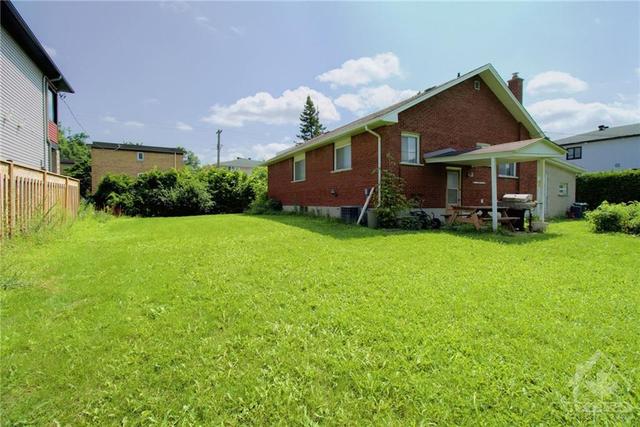 1301 Thames Street, House detached with 3 bedrooms, 2 bathrooms and 4 parking in Ottawa ON | Image 7