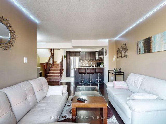 15 Blunden Rd, House attached with 2 bedrooms, 1 bathrooms and 3 parking in Ajax ON | Image 2