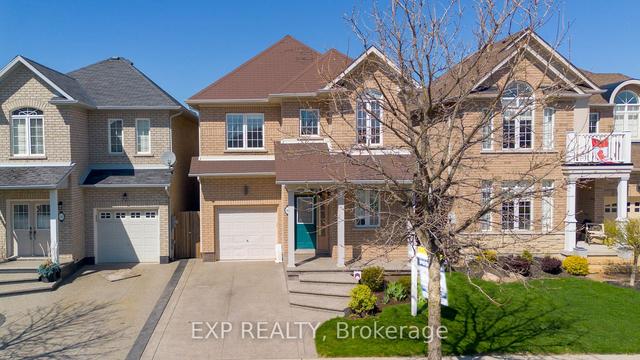 82 Glendarling Cres, House detached with 4 bedrooms, 4 bathrooms and 3 parking in Hamilton ON | Image 12