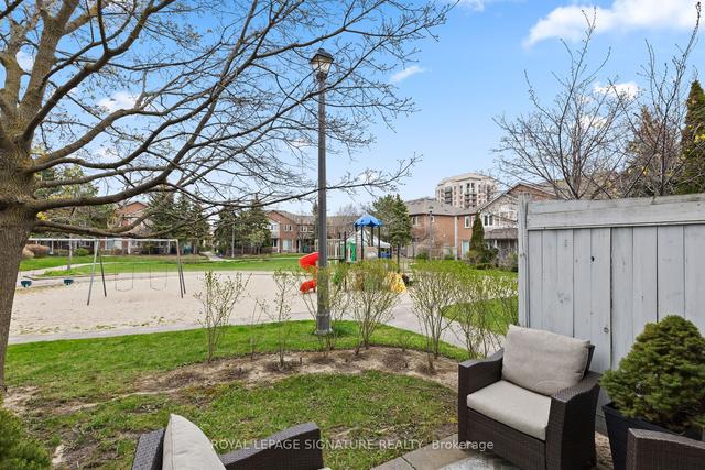 32 - 833 Scollard Crt, Townhouse with 3 bedrooms, 4 bathrooms and 2 parking in Mississauga ON | Image 20