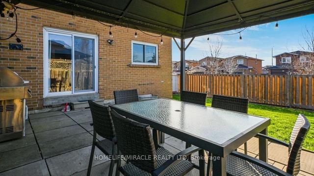 45 Saturn Dr W, House detached with 3 bedrooms, 3 bathrooms and 4 parking in Brampton ON | Image 39