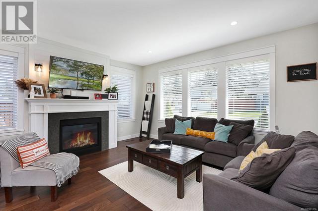 288 Forester Ave, House detached with 3 bedrooms, 3 bathrooms and 2 parking in Comox BC | Image 8