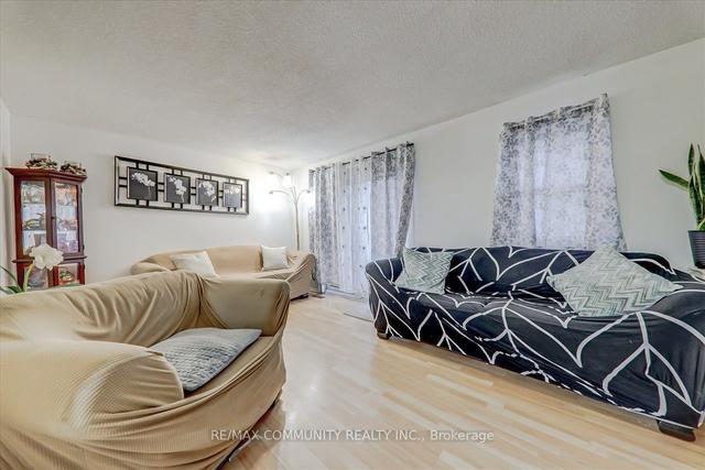 44 - 161 Wickson Tr, Townhouse with 3 bedrooms, 2 bathrooms and 2 parking in Toronto ON | Image 3