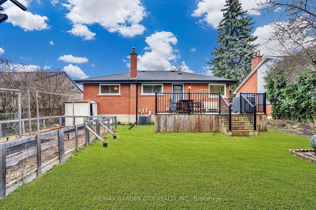 24 Cherrywood Dr, House detached with 3 bedrooms, 1 bathrooms and 4 parking in Hamilton ON | Image 25