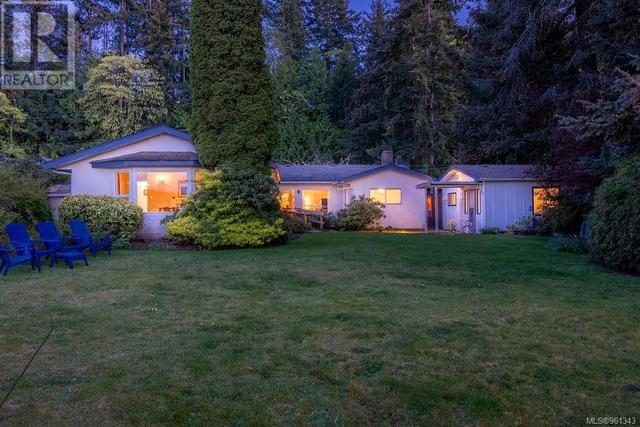 8028 Lantzville Rd, House detached with 4 bedrooms, 3 bathrooms and 4 parking in Lantzville BC | Image 49