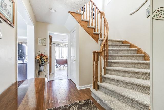 119 Major Wm. Sharpe Dr, House detached with 3 bedrooms, 2 bathrooms and 5 parking in Brampton ON | Image 34