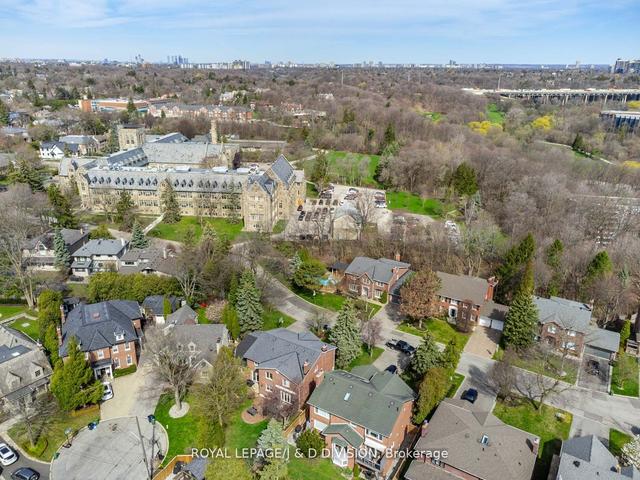 24 Mcglashan Crt, House detached with 4 bedrooms, 4 bathrooms and 6 parking in Toronto ON | Image 35