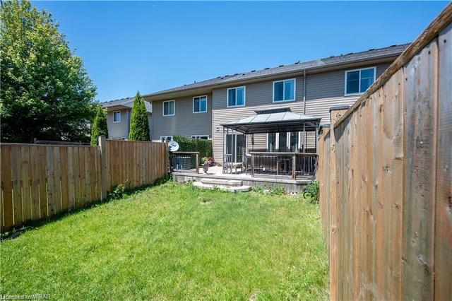 926 Zeller Crescent, House attached with 3 bedrooms, 2 bathrooms and 3 parking in Kitchener ON | Image 35